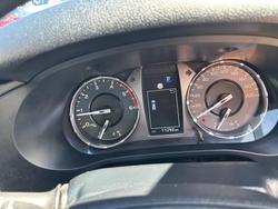 2025 Toyota HiLux SR