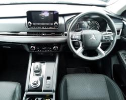 2022 Mitsubishi Outlander ES