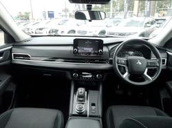 2022 Mitsubishi Outlander ES