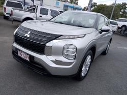 2022 Mitsubishi Outlander ES