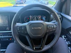 2025 Isuzu MU-X LS-T