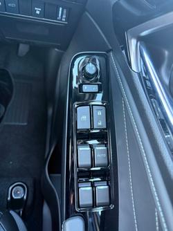 2025 Isuzu MU-X LS-T