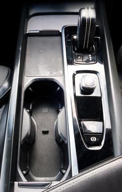 2021 Volvo XC60 B6 R-Design