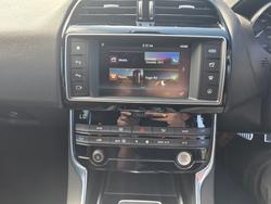 2015 Jaguar XE 25t R-Sport