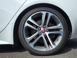 2015 Jaguar XE 25t R-Sport