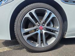 2015 Jaguar XE 25t R-Sport