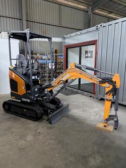 Case CX17D