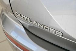 2023 Mitsubishi Outlander LS