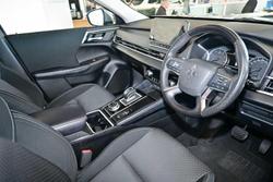 2023 Mitsubishi Outlander LS