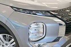 2023 Mitsubishi Outlander LS
