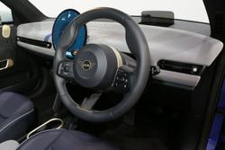 2025 MINI Cooper SE Favoured