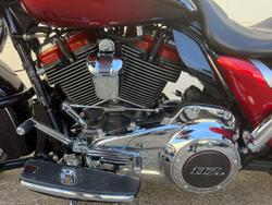 2021 Harley-Davidson CVO Street Glide 117 (FLHXSE) Touring Black