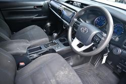 2020 Toyota Hilux SR