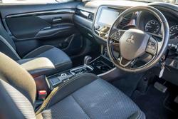 2019 Mitsubishi Outlander ES