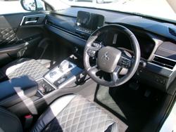 2022 Mitsubishi Outlander Exceed