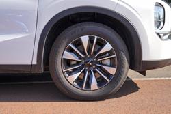 2025 Mitsubishi Outlander LS