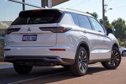 2025 Mitsubishi Outlander LS
