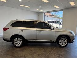 2020 Mitsubishi Outlander ES