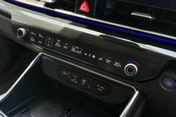 2024 Kia Carnival GT-Line HEV
