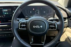 2024 Kia Carnival GT-Line HEV