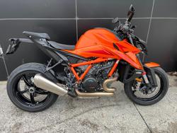 2025 KTM 1390 Super Duke R Super Duke Orange