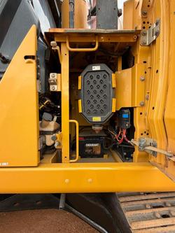2021 Caterpillar 330