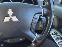 2015 Mitsubishi Pajero GLS