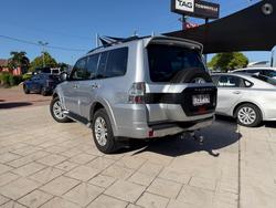 2015 Mitsubishi Pajero GLS