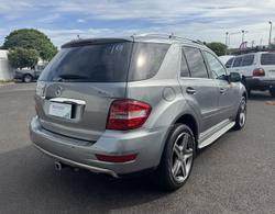 2010 Mercedes-Benz M-Class ML350 CDI BlueEFFICIENCY