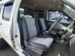 2009 Nissan Navara ST-R