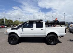 2009 Nissan Navara ST-R