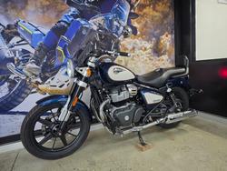 2025 ROYAL ENFIELD (SEE ALSO ENFIEL SUPER METEOR 650 BLUE/WHITE