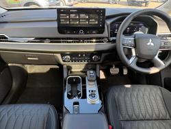2026 Mitsubishi Outlander PHEV Exceed