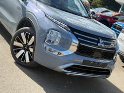 2026 Mitsubishi Outlander PHEV Exceed