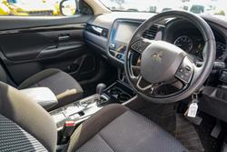 2021 Mitsubishi Outlander ES