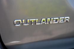 2021 Mitsubishi Outlander ES