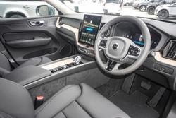 2025 Volvo XC60 Plus B5 Bright
