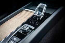 2025 Volvo XC60 Plus B5 Bright