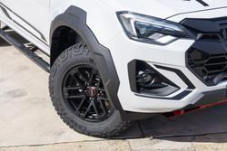 2026 Isuzu D-MAX BLADE