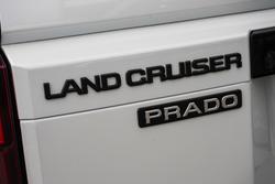 2025 Toyota Landcruiser Prado VX