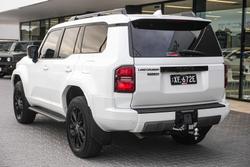 2025 Toyota Landcruiser Prado VX