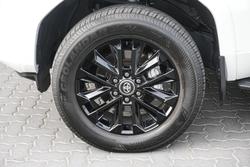 2025 Toyota Landcruiser Prado VX