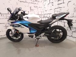 2025 Yamaha YZF-R3 R3 White