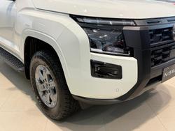 2026 Nissan Navara ST