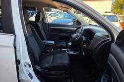 2016 Mitsubishi Outlander LS