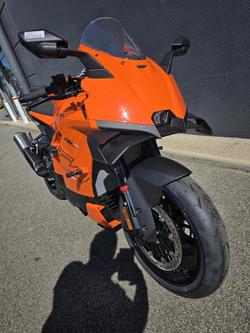 2025 KTM 990 RC R RC Orange