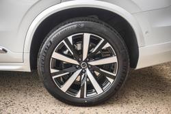 2025 Volvo XC90 Plus B5 Bright