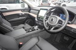 2025 Volvo XC90 Plus B5 Bright