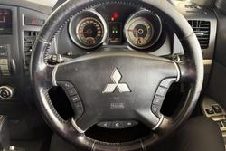 2011 Mitsubishi Pajero GLS