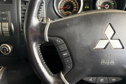 2011 Mitsubishi Pajero GLS